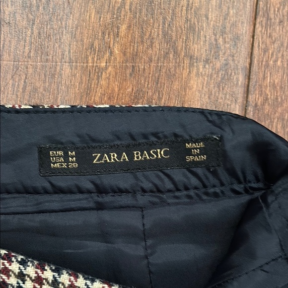 Zara Black, Beige and Oxblood Houndstooth A-Line Tuxedo Mini Skirt, Size M - Picture 2 of 11